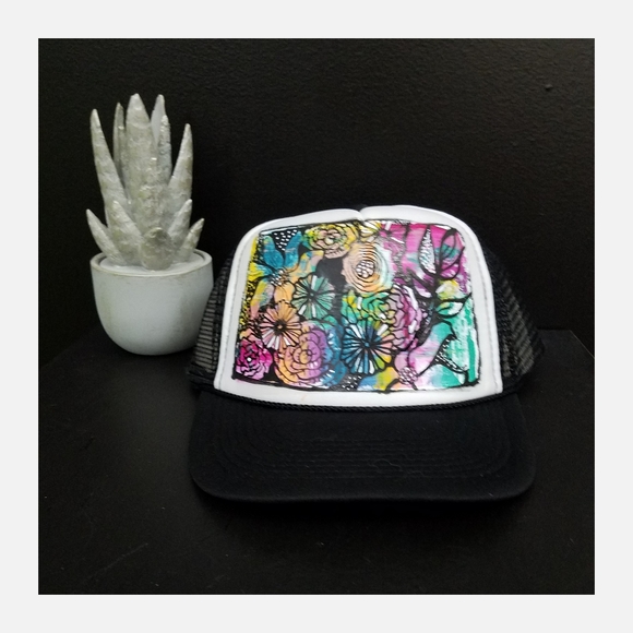 Abstract Flower Art Trucker - Picture 2 of 2